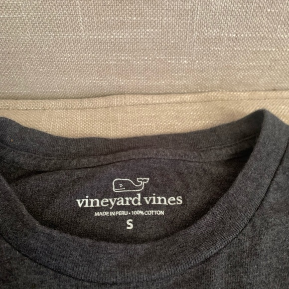 Two Vineyard Vines long sleeve Tees size Men’s Small. One dark gray, one pink - Picture 5 of 7
